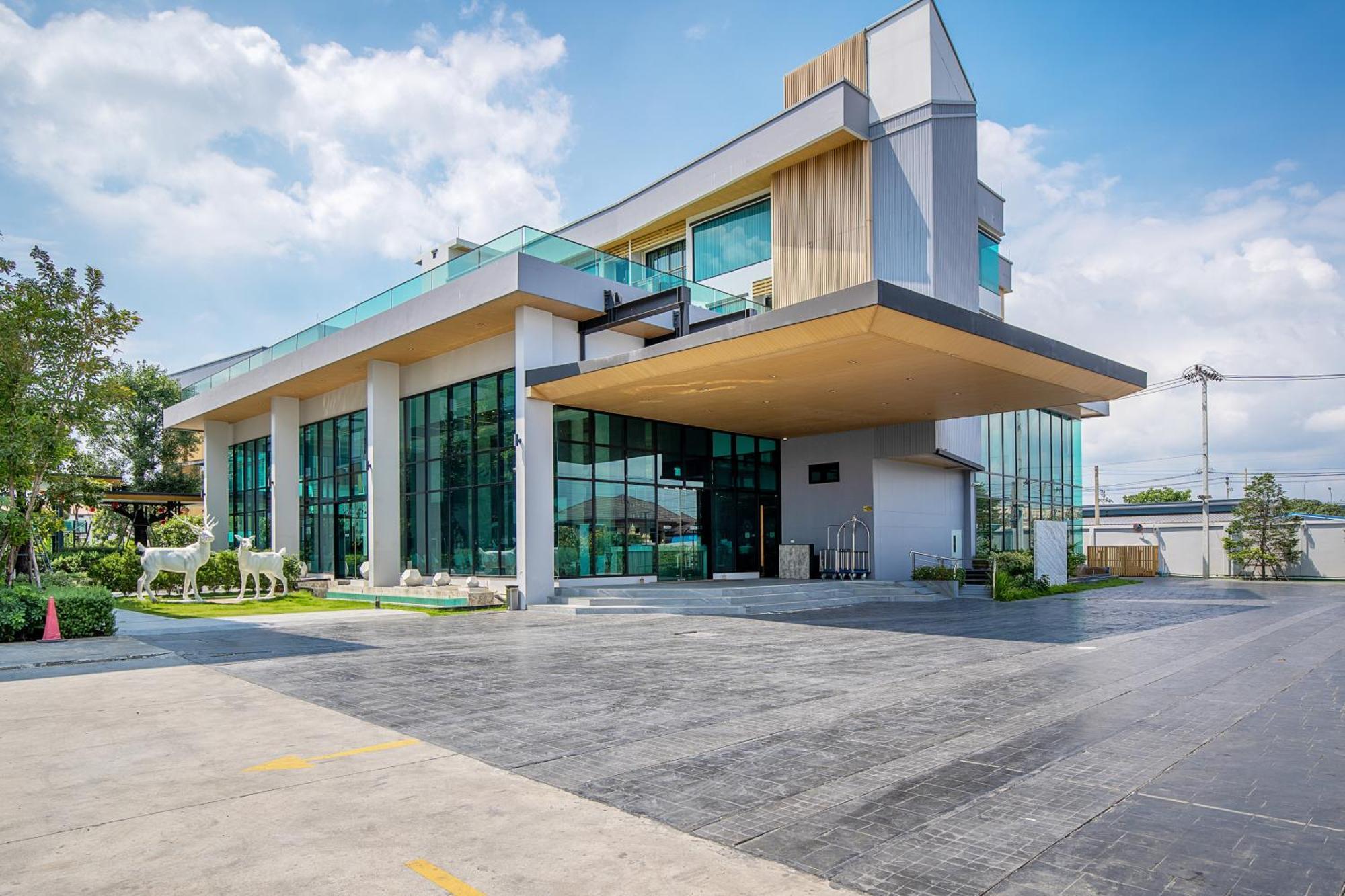 Crystal Srivaree Suvarnabhumi Hotel Ban Khlong Bang Krathiam Exterior foto
